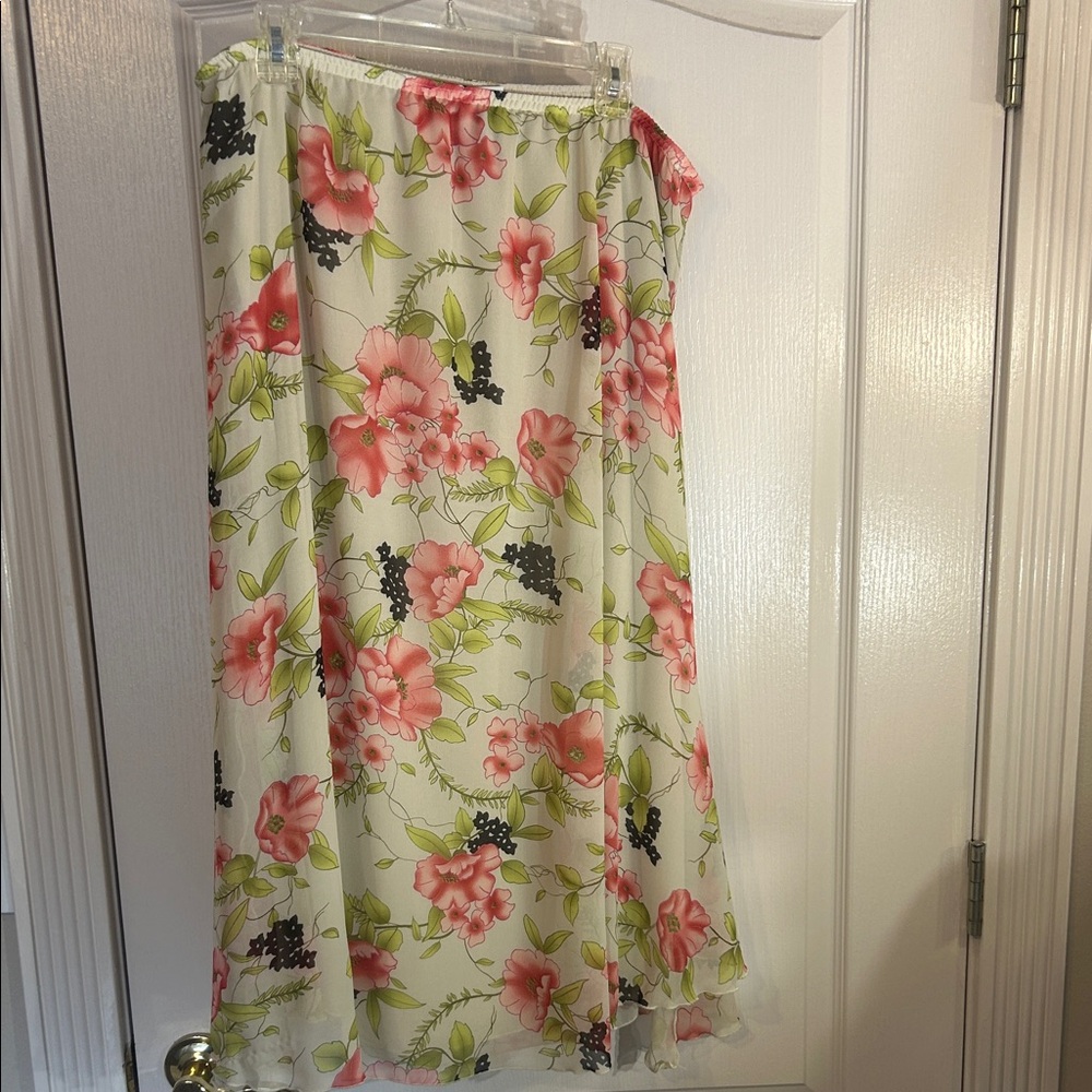 Floral green and coral Women's Skirt